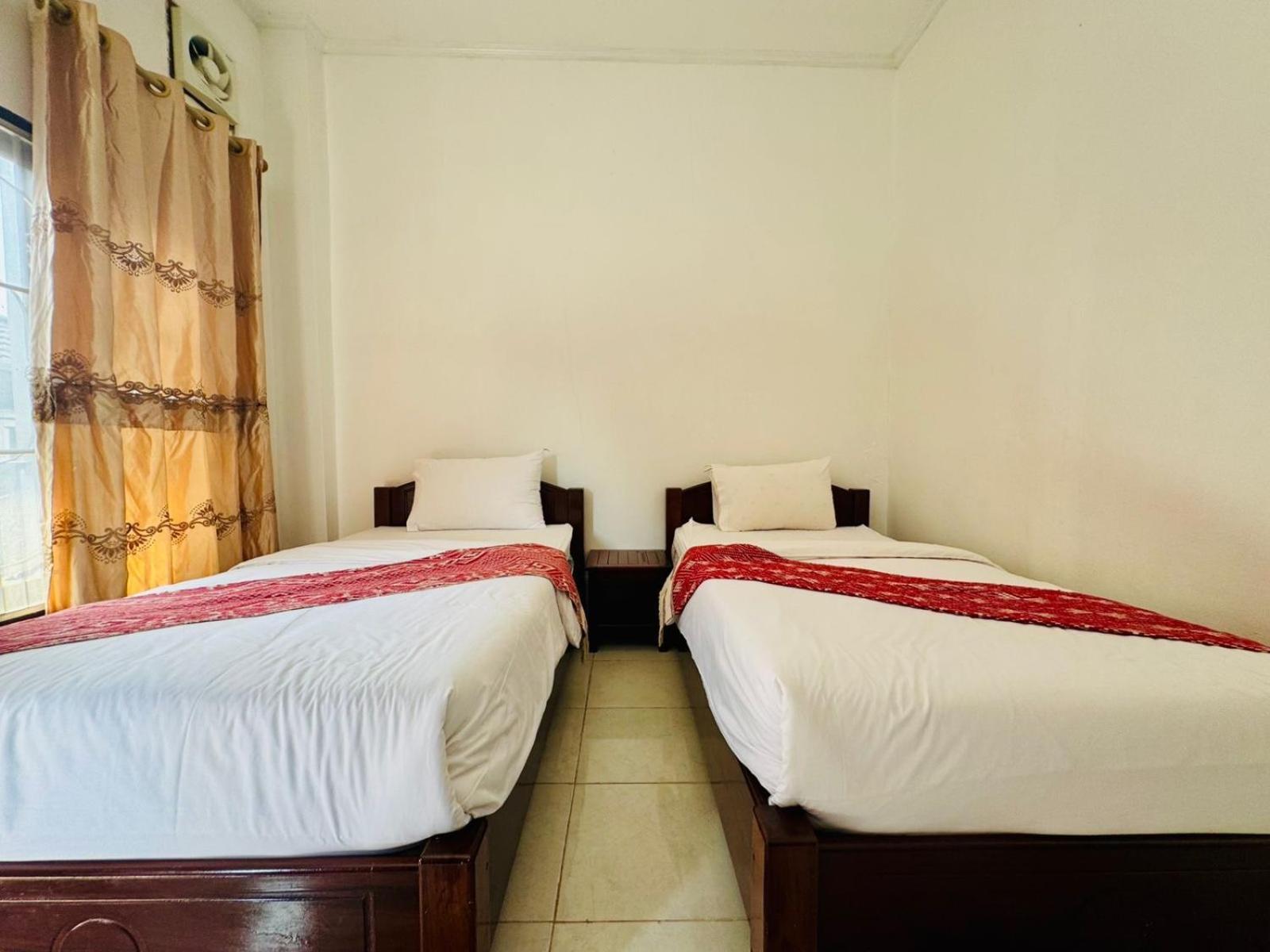 A P S Moutain View Hotel Vang Vieng Exteriör bild