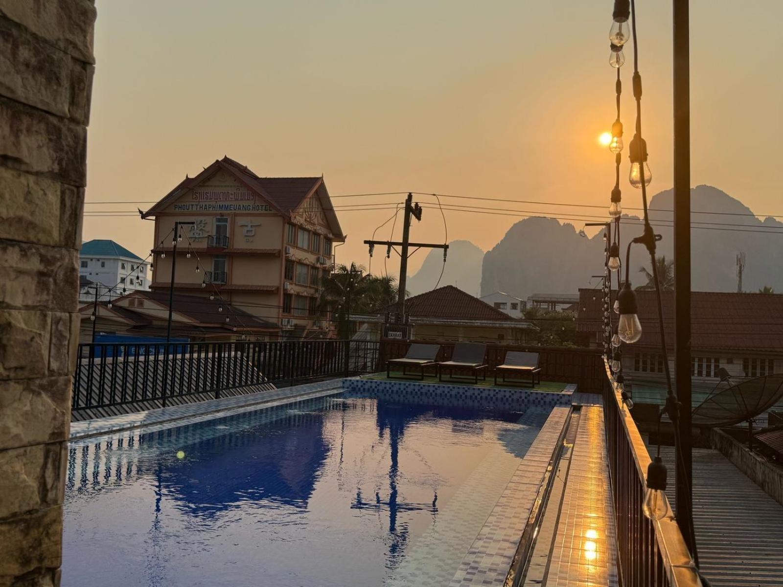 A P S Moutain View Hotel Vang Vieng Exteriör bild
